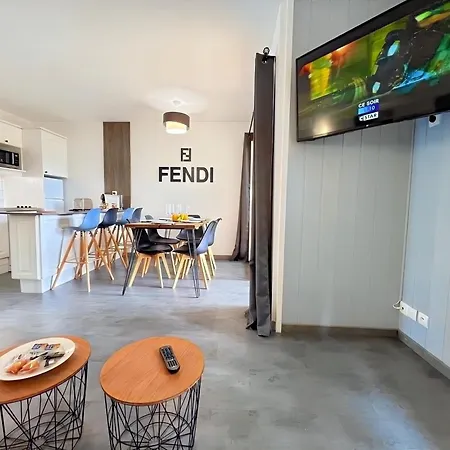 En Rez-de-chaussee, Avec Vue Sur Le Golf - Piscine Chauffee Accessible De Mai A Septembre *