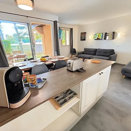 En Rez-de-chaussee, Avec Vue Sur Le Golf - Piscine Chauffee Accessible De Mai A Septembre