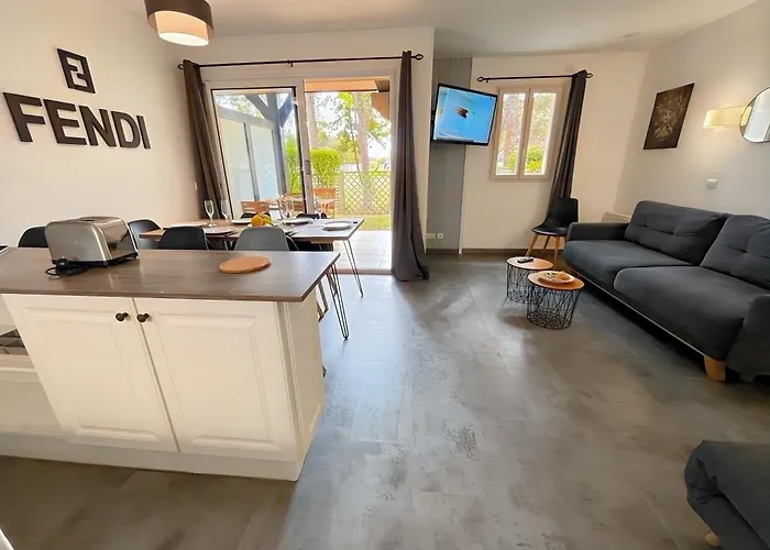 아파트 En Rez-de-chaussee, Avec Vue Sur Le Golf - Piscine Chauffee Accessible De Mai A Septembre 도빌