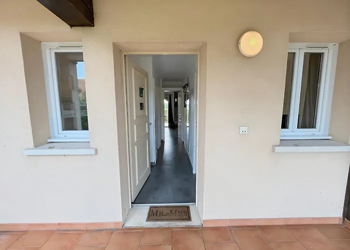 En Rez-de-chaussee, Avec Vue Sur Le Golf - Piscine Chauffee Accessible De Mai A Septembre *