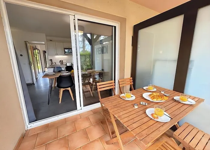 En Rez-de-chaussee, Avec Vue Sur Le Golf - Piscine Chauffee Accessible De Mai A Septembre 아파트