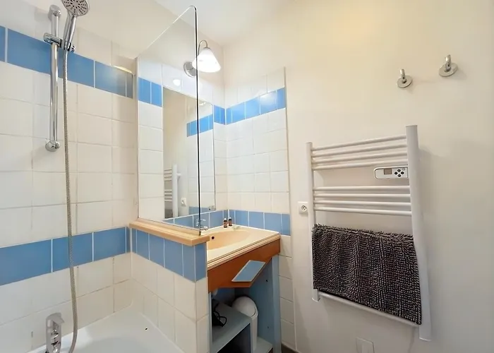 En Rez-de-chaussee, Avec Vue Sur Le Golf - Piscine Chauffee Accessible De Mai A Septembre *